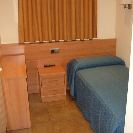 Hotel Pensio Sant Antoni Palau d'Anglesola Zimmer foto
