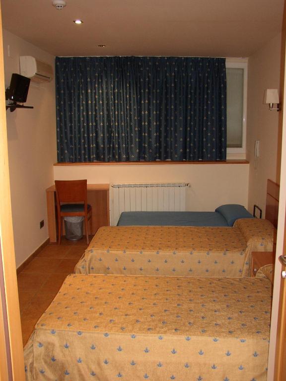 Hotel Pensio Sant Antoni Palau d'Anglesola Zimmer foto